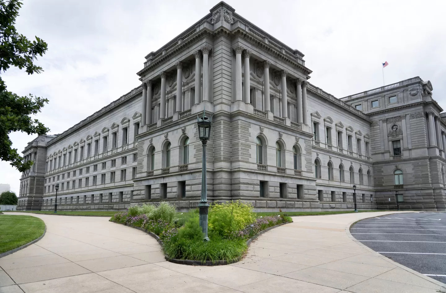 Exterior view of the Library of Congress Thomas Jefferson Building.